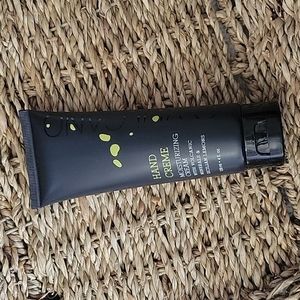 Cali Cosmetics e.vulcano Hand Cream NWT Volcanic Minerals & Sicilian Lemons